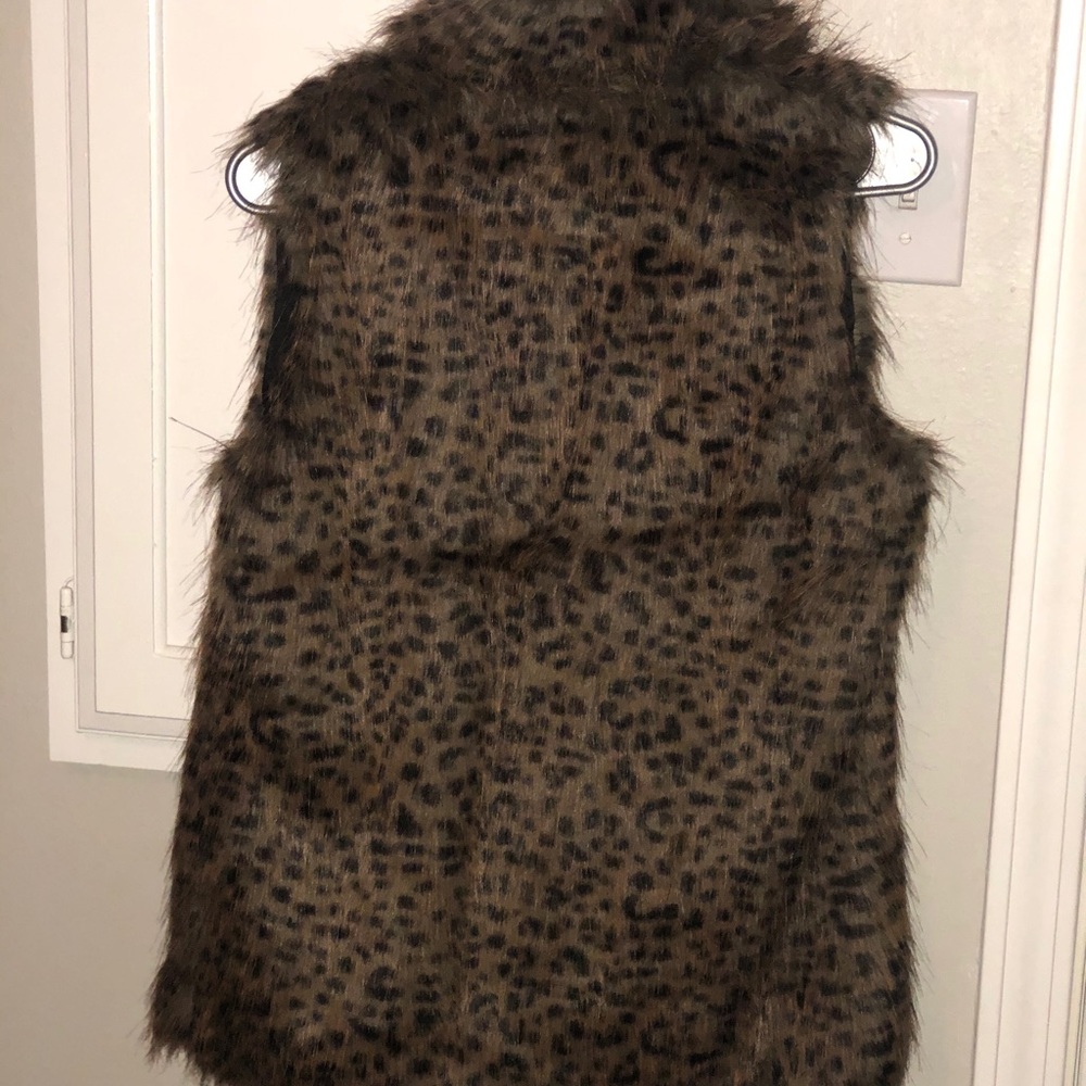 Vest - Picture 3 of 6